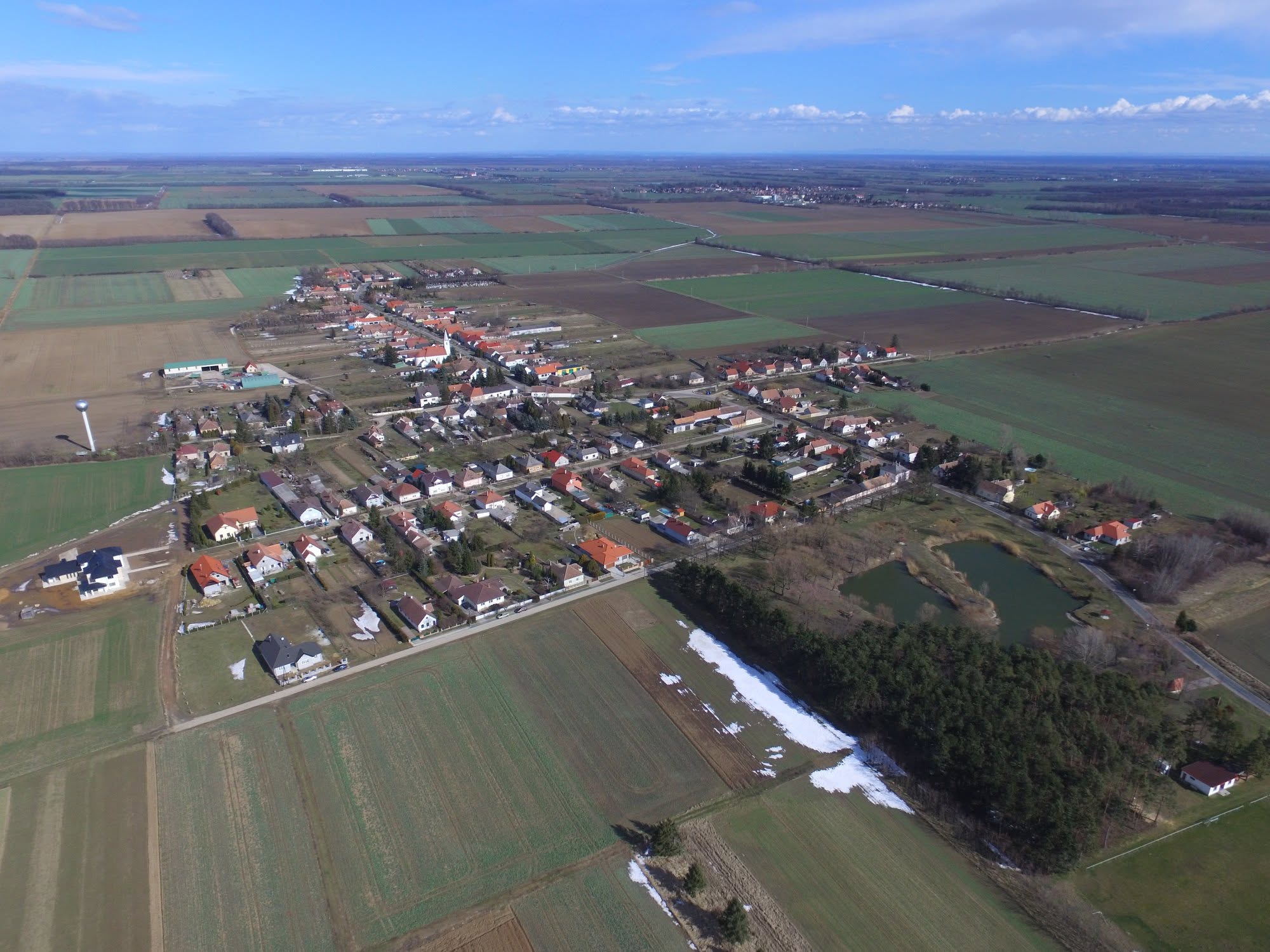 Und település látképe
